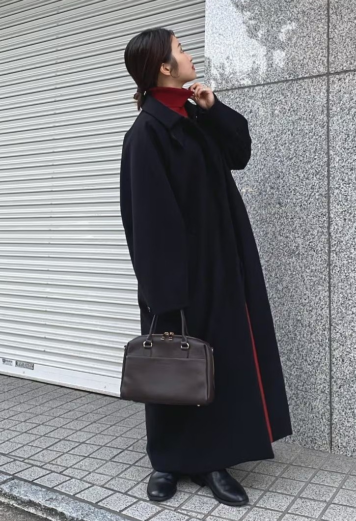 人気のタートルネックワンピースと
KBFのロングコートを合わせて
冬のお出かけコーデ。
タートルワンピはウエストから裾にかけてのフレアシルエットが綺麗で、骨格ストレートでも盛れます！身長が高く見える気がします♡