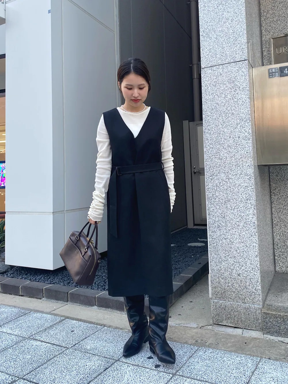 低身長にも嬉しい2サイズ展開のジャンパースカート！
ベルトで締めてスタイルアップできます^_^
生地がしっかりしていて、きちんと見えします！