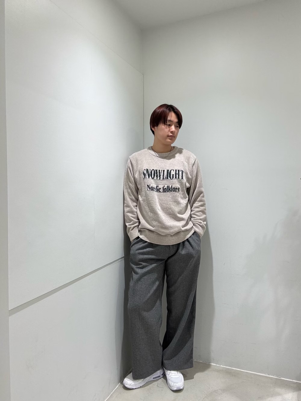 今回はシンプルにトップスを目立たせるコーデにしました！
このトップス、生地がほんっっとに肌触りが良くて絶対に着てみて欲しい商品です！ぜひ興味を持っていただけたら嬉しいです〇