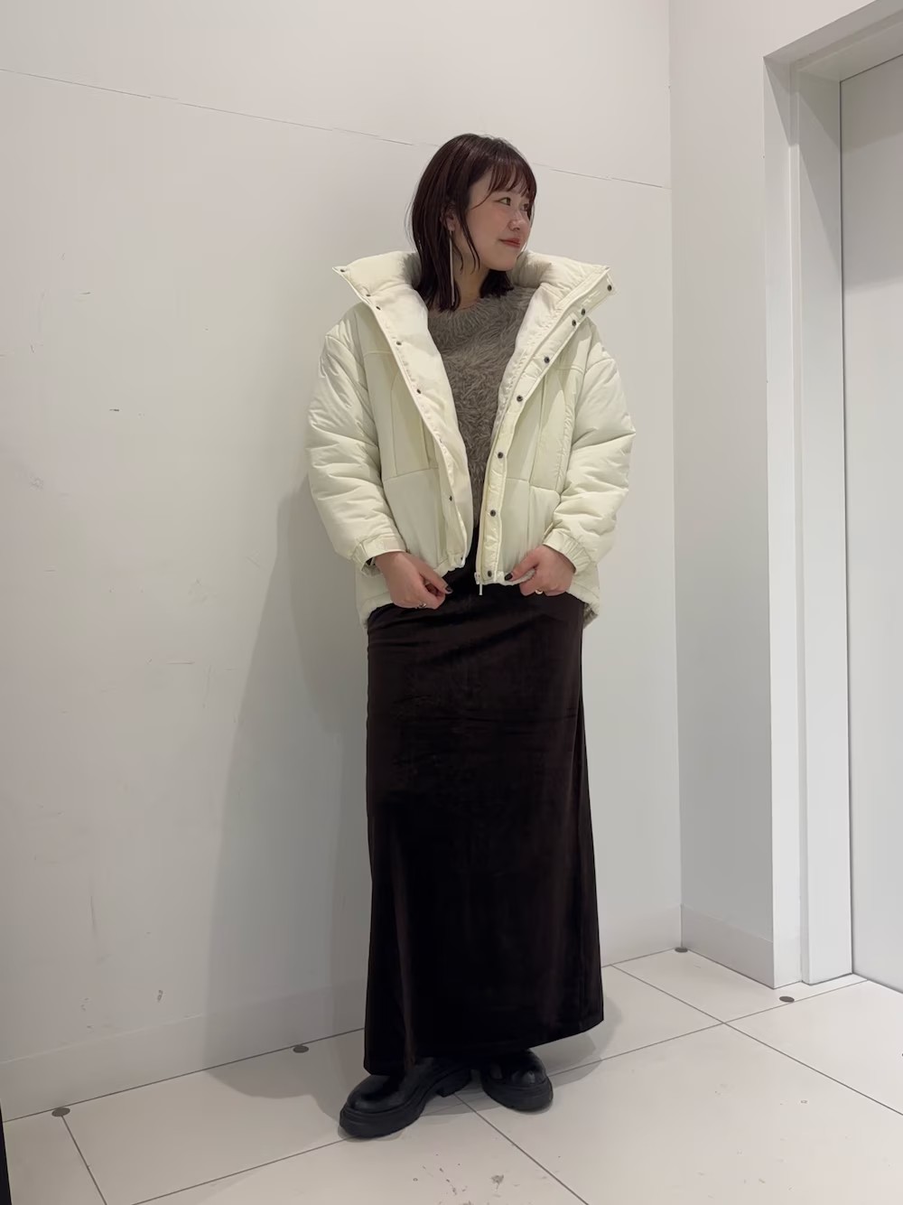 シンプルだけど、しっかりとトレンドをおさえた質感で大人の冬コーデ。
ブルゾンでカジュアルダウンさせるのもポイント。