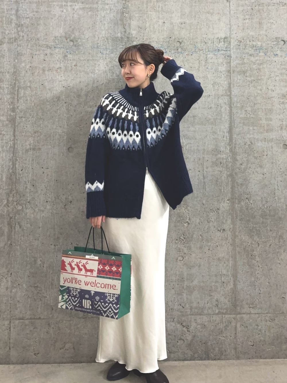 きれいめカジュアルなホリデーコーデ♩
赤を使わなくともノルディック柄のセーターならクリスマス気分が叶います〇
ダブルジップなのでお好きにアレンジ◎