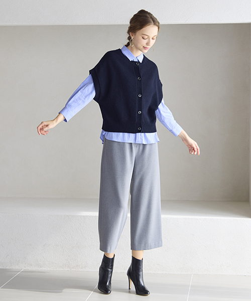 “Find Your Size” -探していたのは、こんな服- 小柄さんに似合う上品でバランスの良いSサイズ服、リリアンビューティエクラ。 Mサイズは一部店舗とオンラインショップにて販売。