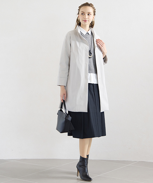 “Find Your Size” -探していたのは、こんな服- 小柄さんに似合う上品でバランスの良いSサイズ服、リリアンビューティエクラ。 Mサイズは一部店舗とオンラインショップにて販売。