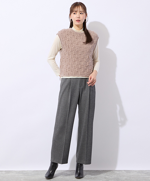 “Find Your Size” -探していたのは、こんな服- 小柄さんに似合う上品でバランスの良いSサイズ服、リリアンビューティエクラ。 Mサイズは一部店舗とオンラインショップにて販売。