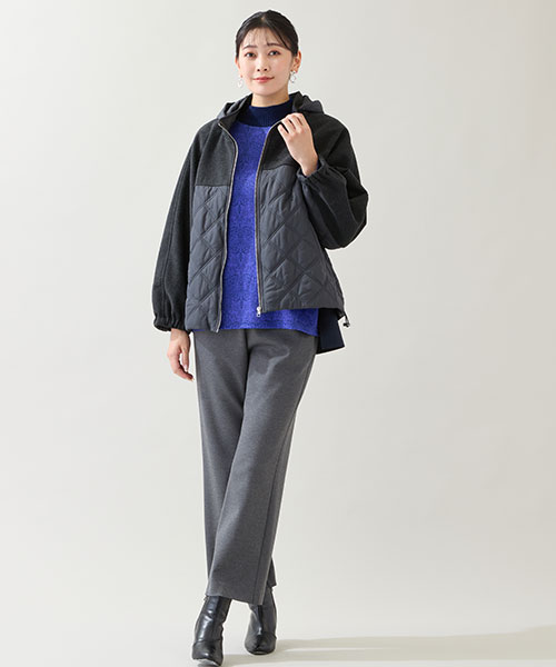 【大きいサイズ】シルエットが今っぽいジャケットでシックにコーディネート。インナーにはウィリアムモリスの兄弟うさぎ柄のトップスを合わせました。