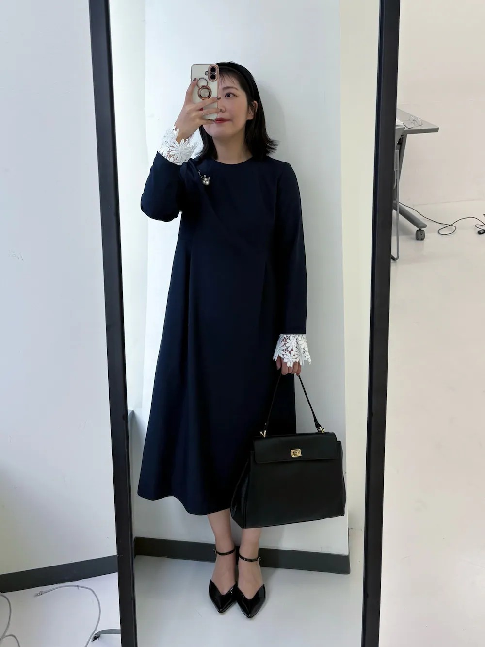 ワンピース派の方にイチオシアイテム！
お袖にレースが付いていて、一枚で華やかな印象に仕上げてくれます。
身長158cmで38サイズを着用しましたが、少しゆとりがあったので、ぴったり着たい方は36サイズがおすすめです。