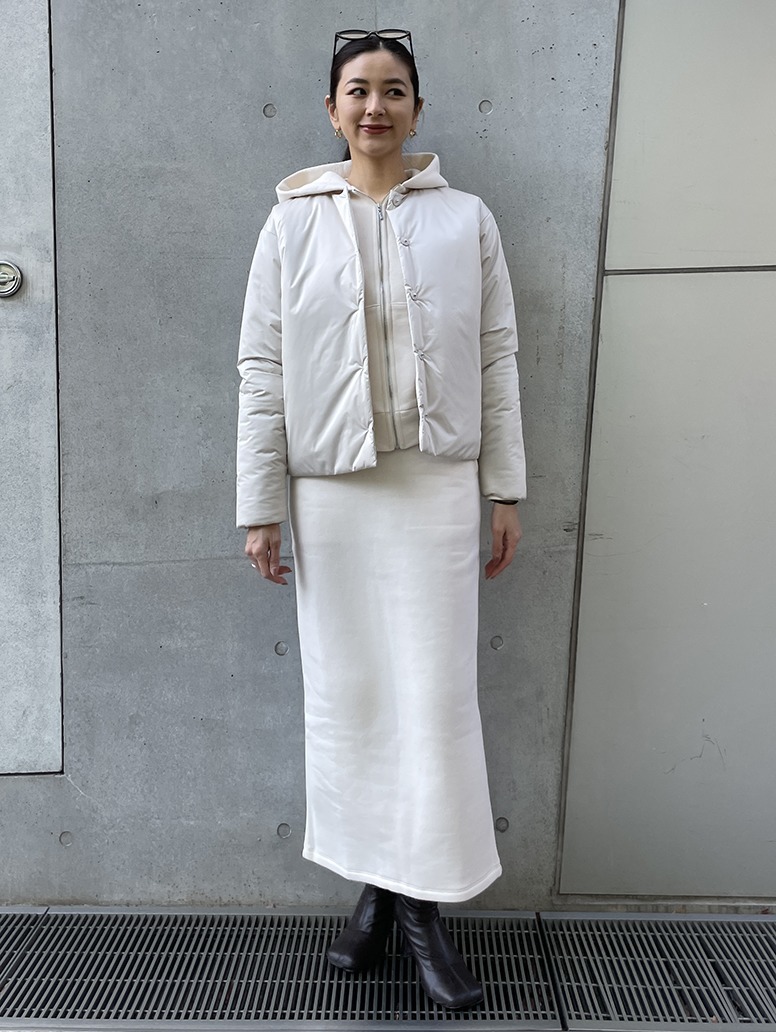 ■ジャケット
しっかり防寒しながらお洒落も楽しめる中綿ジャケット

■スカート
裏起毛なので、寒い時期にでもあったかく過ごせます。
ストレートシルエットでどんなトップスとも相性が良く、簡単に着こなせます。