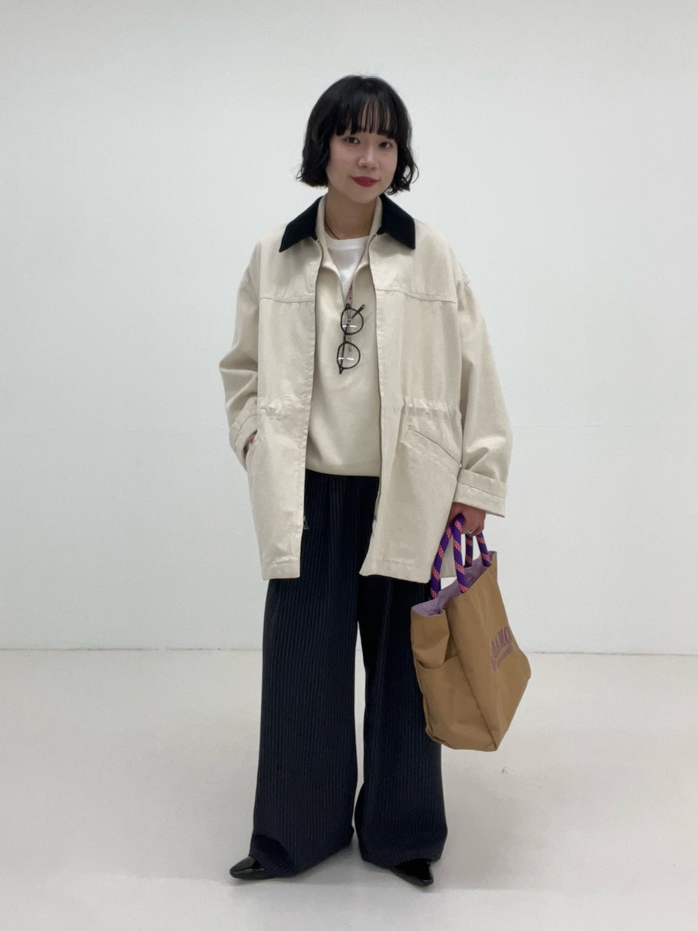 ◯アウター
カジュアル派さんにおすすめの春アウター。
身幅、腕周りもゆとりがあるのでニットやスウェットの上からも羽織りやすいです◎
小柄な方だとかなりオーバーサイズになりますが、ウエストのドロストコードを絞るとシルエットすっきりして着やすいです！