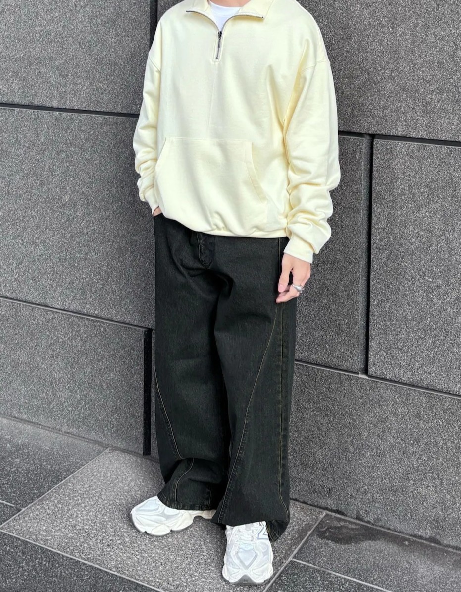 ハーフジップスウェットとデニム！
イエローが春らしい〜