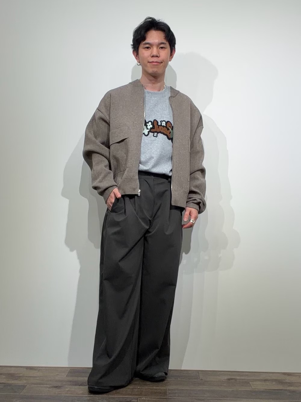 春にピッタリなカジュアルコーデですが、崩し過ぎない組み合わせにしてみました！

少し参考になれば嬉しいです〇