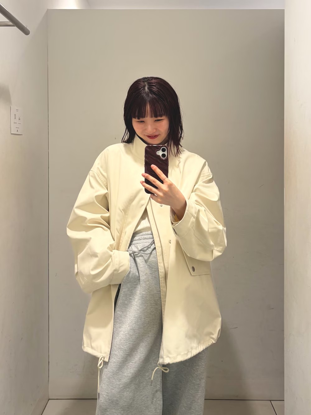 防花粉！撥水！
可愛いアウターに嬉しい機能つきです♩

サイズ感はかなりオーバーサイズで
中に着込みやすく今の時期からも〇
低身長さんや、オーバーサイズに慣れていない方は
前空きの着こなしがおすすめです。