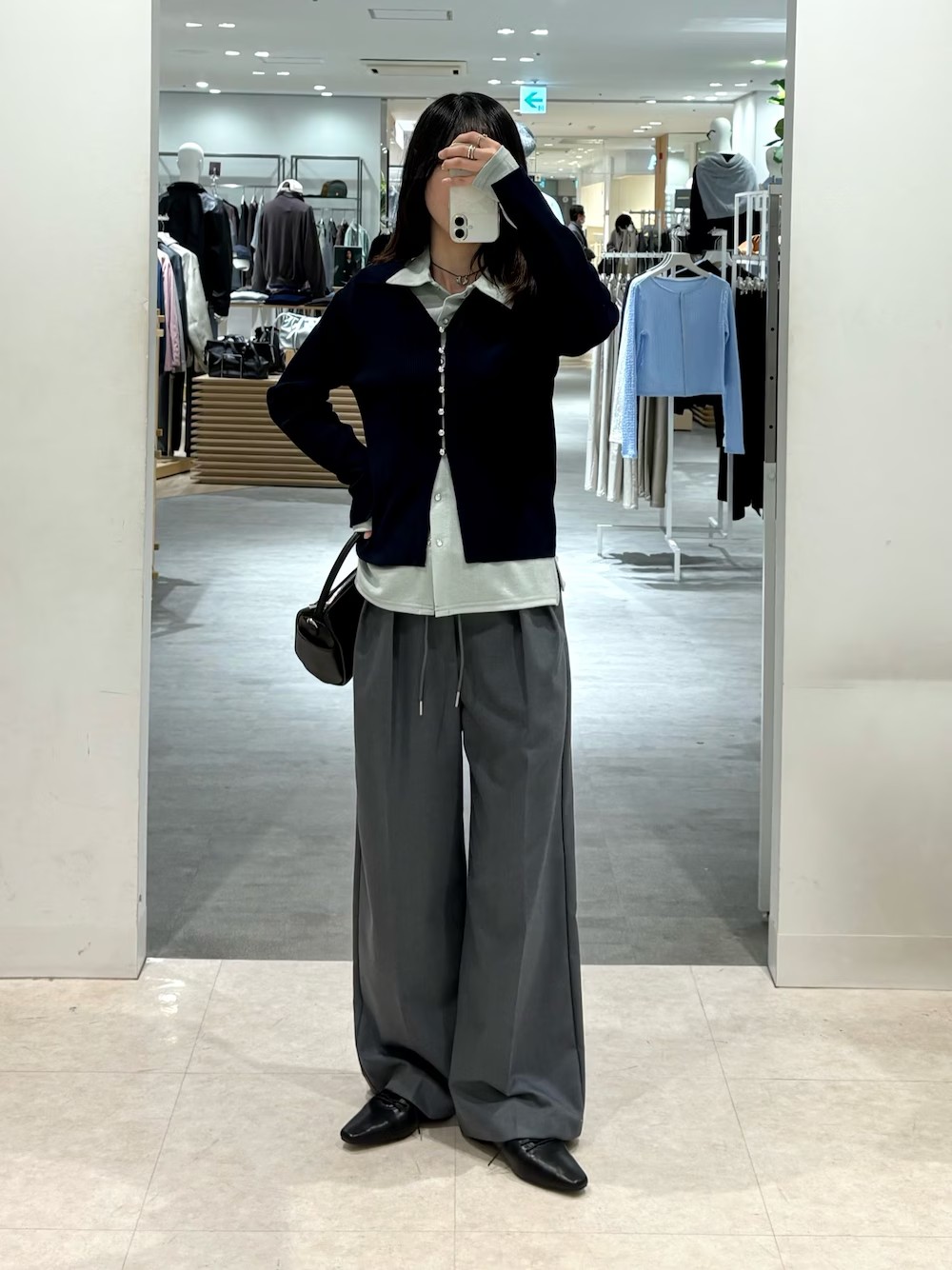 今回はカーディガンを2枚重ねてトレンドのレイヤードコーデをしてみました♡

写真映えもバッチリなトップスは、
これからのお出かけも増えてお写真を撮る機会も多いと思いますので、ぜひチェックしてみて下さいね◎