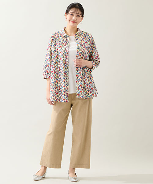 	【大きいサイズ】女性心をくすぐるリバティプリントのシャツにワイドパンツを合わせた甘カジュアルコーデ