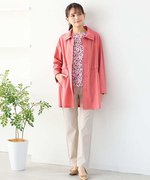 カラーアウターで楽しむ春のお出かけスタイル