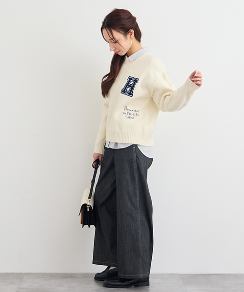 “Find Your Size” -探していたのは、こんな服- 小柄さんに似合う上品でバランスの良いSサイズ服、リリアンビューティエクラ。 Mサイズは一部店舗とオンラインショップにて販売。モデル身長：155㎝