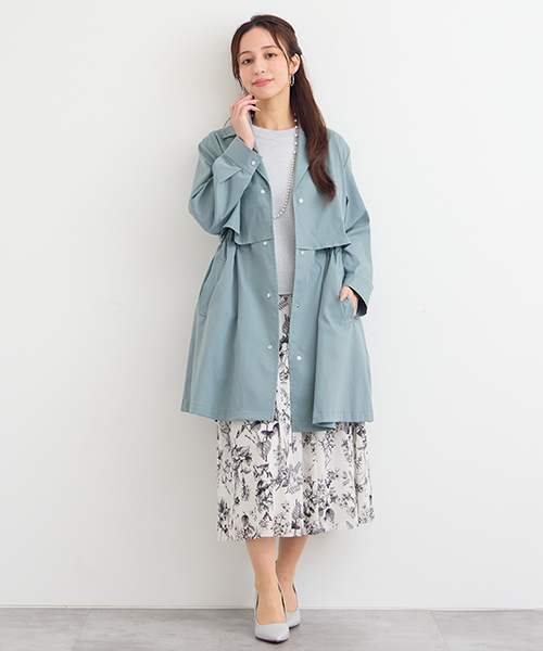 “Find Your Size” -探していたのは、こんな服- 小柄さんに似合う上品でバランスの良いSサイズ服、リリアンビューティエクラ。 Mサイズは一部店舗とオンラインショップにて販売。モデル身長：155㎝