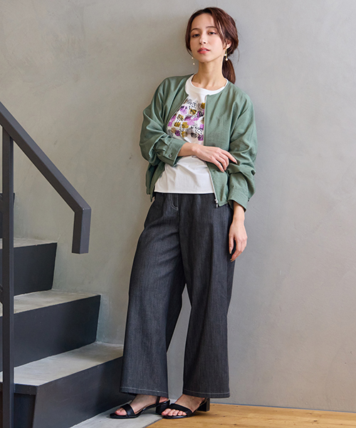 “Find Your Size” -探していたのは、こんな服- 小柄さんに似合う上品でバランスの良いSサイズ服、リリアンビューティエクラ。 Mサイズは一部店舗とオンラインショップにて販売。モデル身長：155㎝