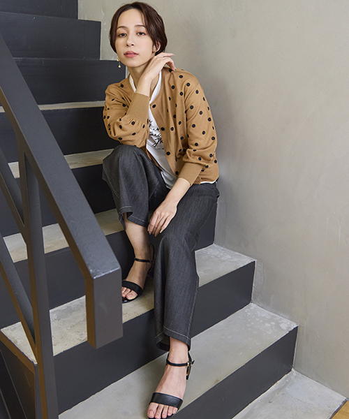 “Find Your Size” -探していたのは、こんな服- 小柄さんに似合う上品でバランスの良いSサイズ服、リリアンビューティエクラ。 Mサイズは一部店舗とオンラインショップにて販売。モデル身長：155㎝