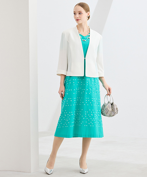 【M～4Lサイズ】　ラージサイズのお洒落服。Lサイズに特化したブランドがおつくりする上質素材を使用したエレガンススタイル。身体に合った服を着ることできちんと感もアップ。自信をもって出かけられる私サイズのお洒落を楽しんで。