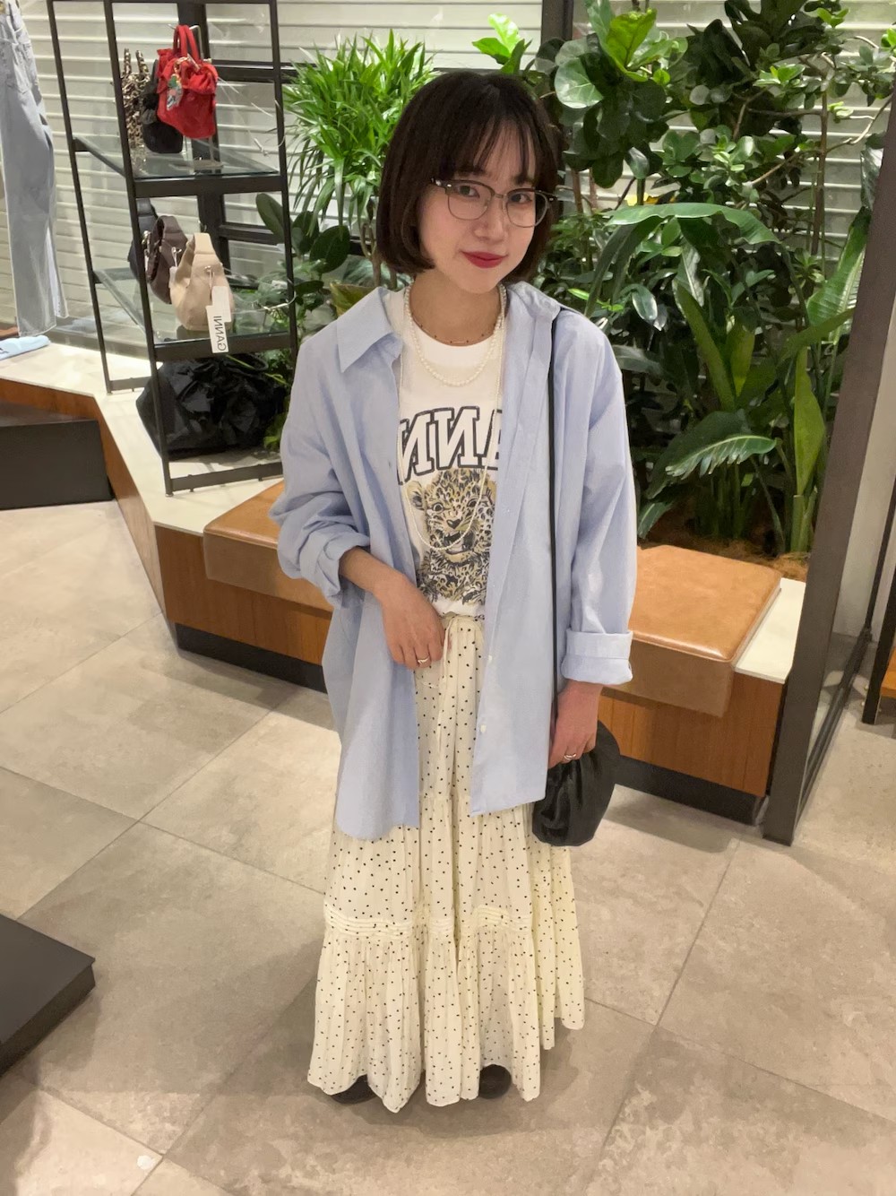 ◯スカート
春にはきたい白のスカート
ドット柄なのでシンプルにTシャツと合わせるだけでも華やかに。
ウエストはゴム仕様でサイズ調節可能な紐もついているので、低身長さん、小柄な方も合わせていただきやすいです◎