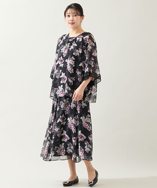 【大きいサイズ】ワンピース風に楽しめるフラワー柄のセットアップ。揺れ感が優雅で春夏のエレガンスシーンにピッタリです