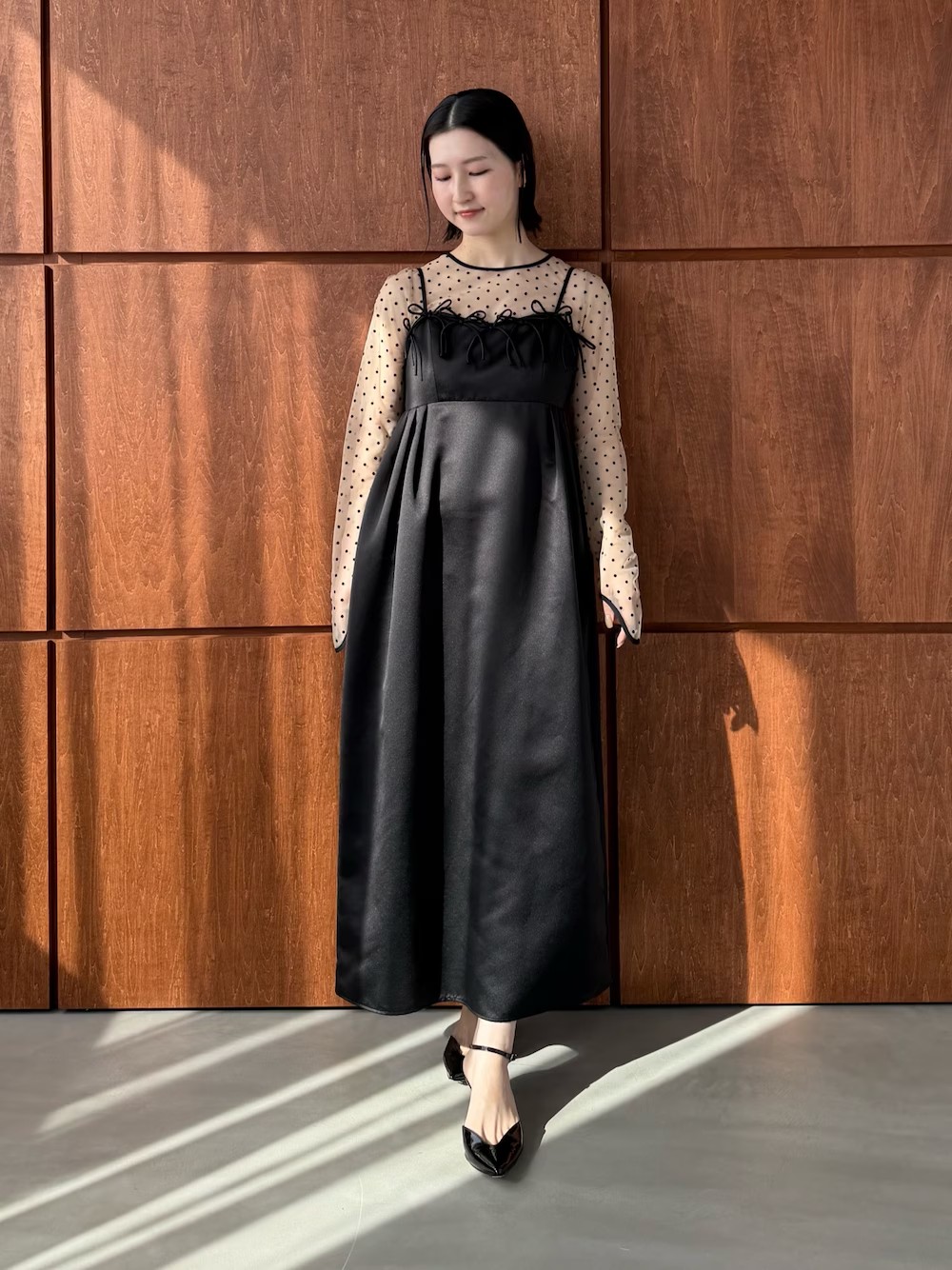 【ANDRESD アンドレスド】
トップにあしらったリボンが可愛いドレス!
ウエストが高めに設定されているので、スタイルアップ+脚長効果抜群です◎
トップスとワンピースのセットアイテムなので、それぞれ別々で使えるのも嬉しいポイントですよ。