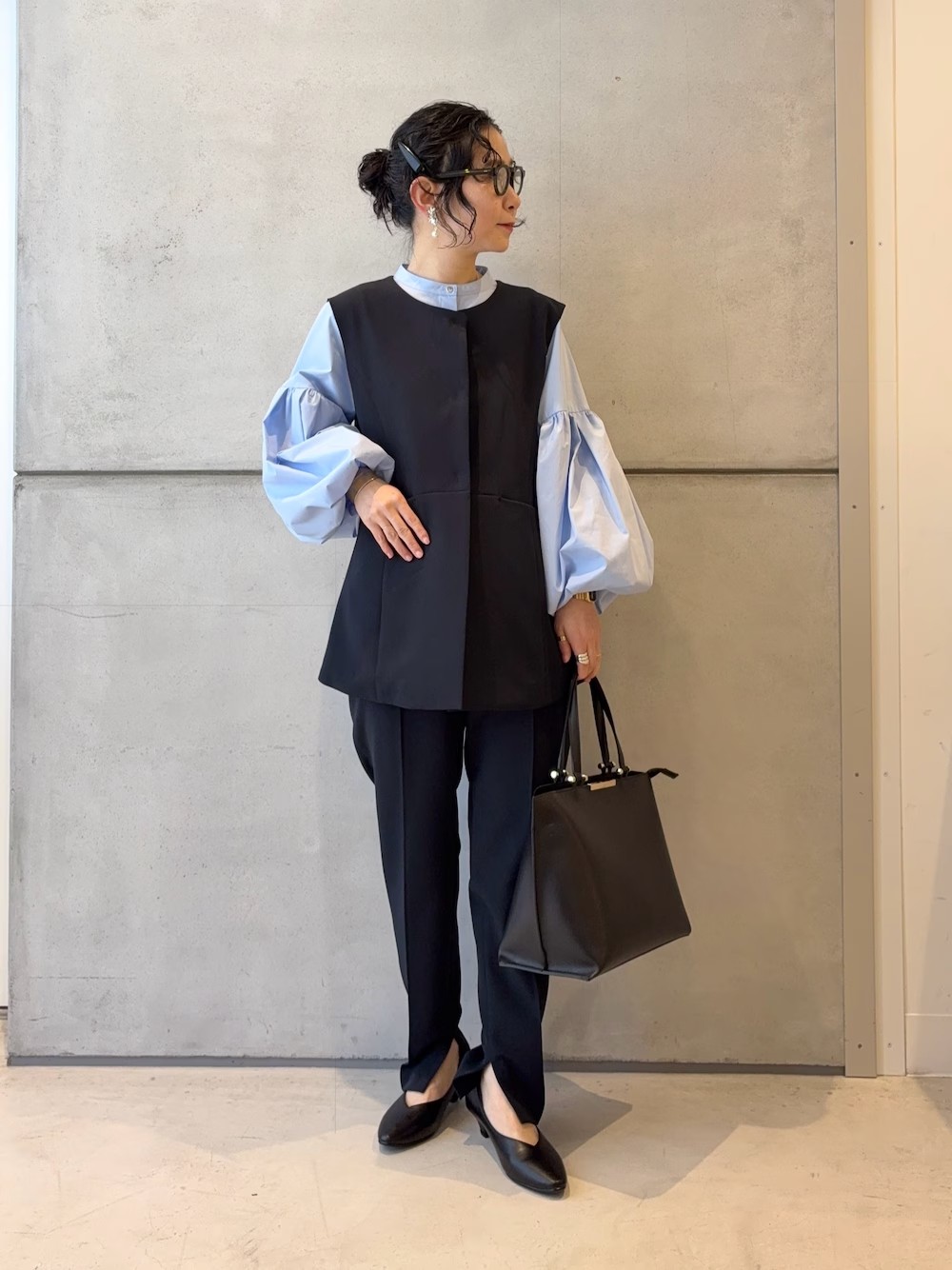 ▶︎ROSSO ペプラムジレ+テーパードパンツ
ハリのあるポリエステルメインの素材で
シワなくきれいな印象で着用頂けます！
セレモニーやお仕事使いにピッタリ
(手洗いOK)