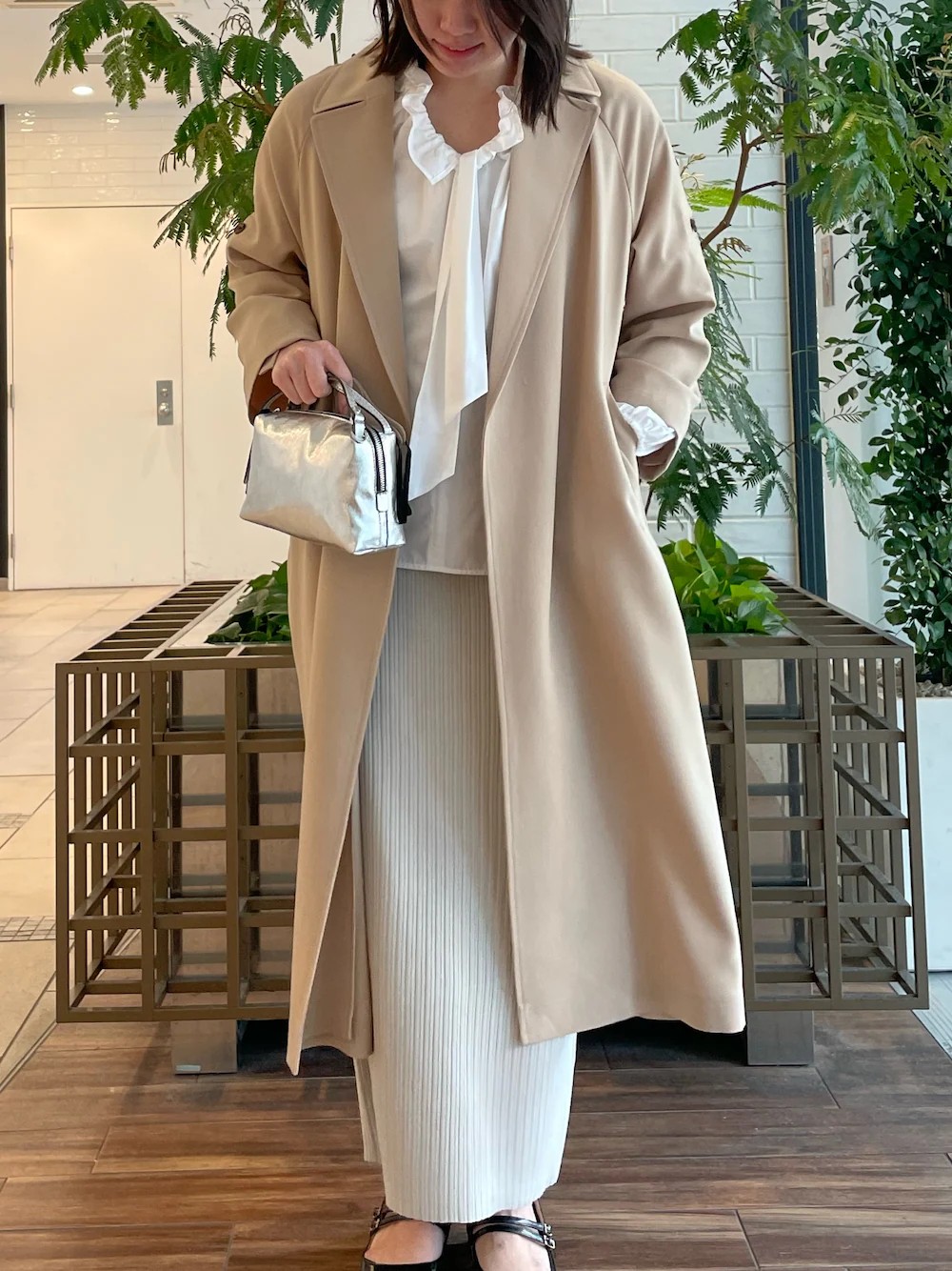 コートは164cm36の着用です

スカートはリブでカジュアルにも綺麗目にも着れるのでおすすめです

ブラウスはセレモニーでも普段でも着れます