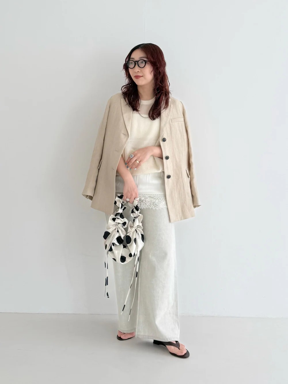 【アウター】
リネンの風合いがかっこいいテーラードジャケット。
フリーサイズですが、程良くゆとりがありストレスフリーな着心地でした！