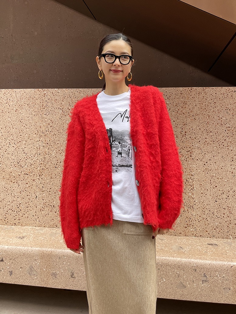 あたたかな着心地で寒い時期に大活躍のシリーズです。しわにもなりにくく移動の際にも便利なアイテムです。
身長：168cm　カーディガン着用サイズ：S