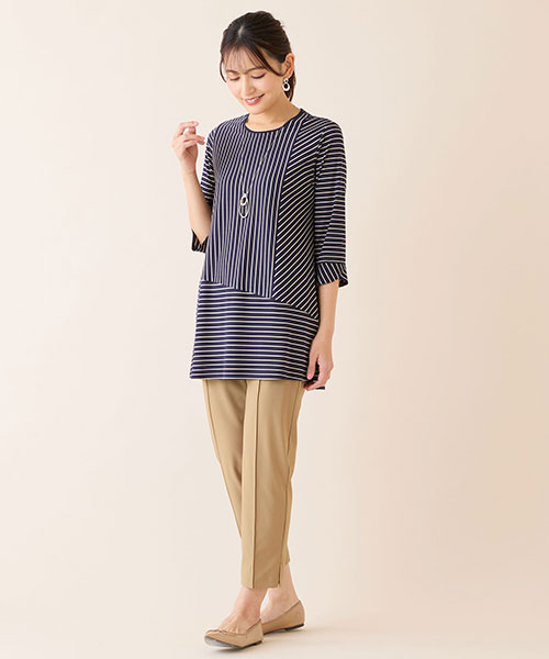 人気の涼感素チュニックはキャメルカラーのクロップドと軽快に着こなすのがおすすめ！