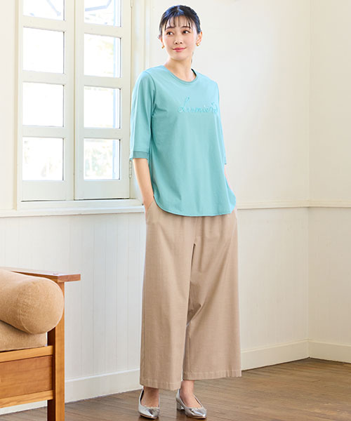 【大きいサイズ】爽やかなカラートップスとワイドパンツで楽しむ大人のリラックスカジュアル