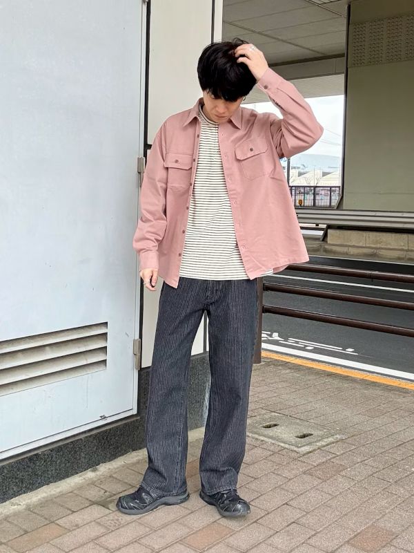 春のカジュアルシャツ◎
ピンクのカラーが春らしくて特におすすめです！