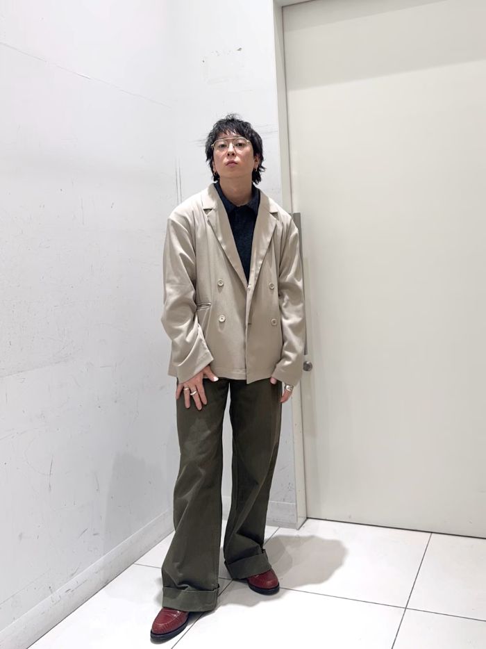 夏場でも着れちゃうリネンライクの裏地無しのジャケットです！
シャツ感覚でどーぞ！