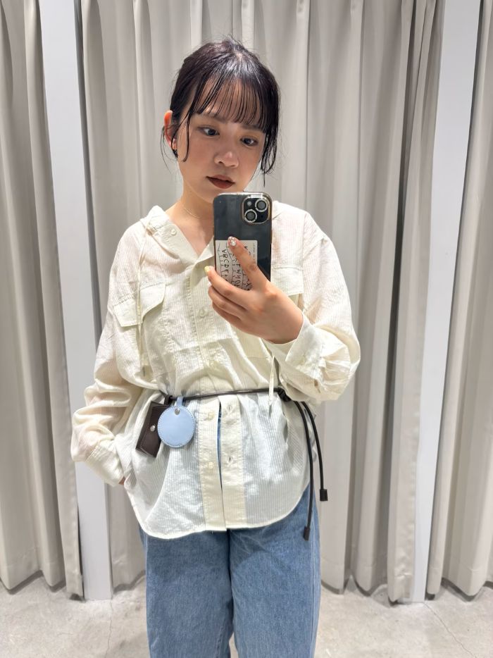 シアー素材シャツなんですが、フード付きでのご用意になっております♩
フードがあるだけで、ワンポイントになって可愛いです！