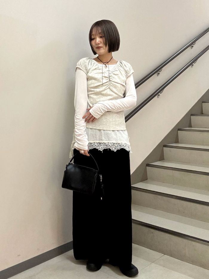 新作のトップスでレイヤードコーデを組みました〇
レースキャミにシアートップスとカットトップで全てホワイトで揃えるとオシャレ見え♩