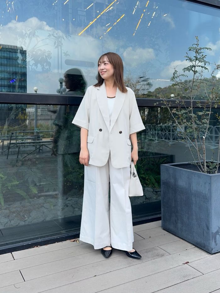 リアルバイしたセンスのジャケット。
ドライタッチな肌触りで
夏まで使えるアイテムです〇
ゆったり着れてとても楽でした♩