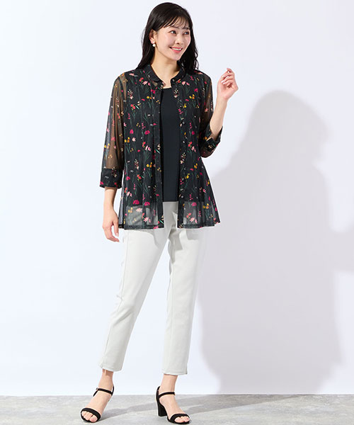 【大きいサイズ】透け感が美しいチュールシャツは初夏の羽織りにおすすめ。ボタニカル柄が着こなしに色どりを添えてくれます。