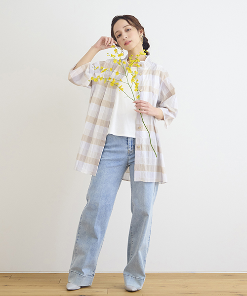 “Find Your Size” -探していたのは、こんな服- 小柄さんに似合う上品でバランスの良いSサイズ服、リリアンビューティエクラ。 Mサイズは一部店舗とオンラインショップにて販売。モデル身長：155㎝