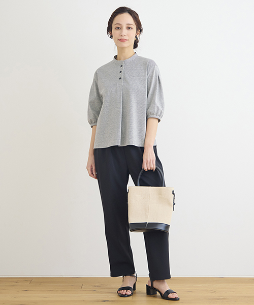 “Find Your Size” -探していたのは、こんな服- 小柄さんに似合う上品でバランスの良いSサイズ服、リリアンビューティエクラ。 Mサイズは一部店舗とオンラインショップにて販売。モデル身長：155㎝