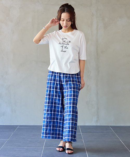 “Find Your Size” -探していたのは、こんな服- 小柄さんに似合う上品でバランスの良いSサイズ服、リリアンビューティエクラ。 Mサイズは一部店舗とオンラインショップにて販売。モデル身長：155㎝