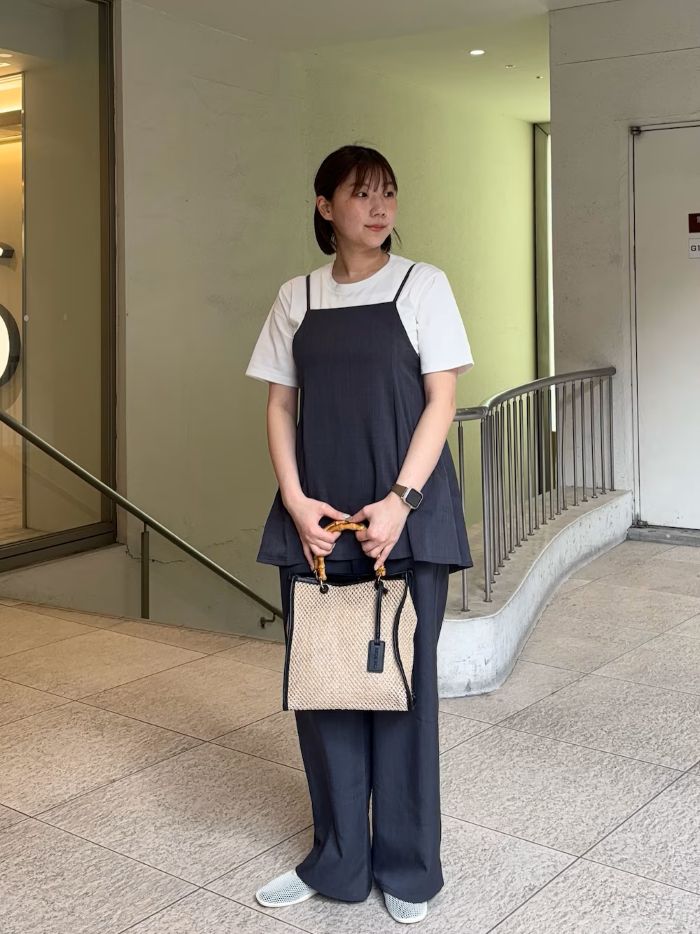 ご覧頂きありがとうございます！
セパレートに見えますがオールインワンになっていてウエストもゆったりしているのでとても楽ちんです〇お尻周りが隠れるようになっているのも嬉しい〇

これからのGWなどお出かけにおすすめのコーデです♩