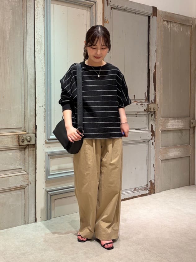 158cm ウェーブ イエベ春

【tops】
◻︎シアーボーダーシャツTee
freeサイズ

ラメ糸が入ってほんのりキラッと光るのが可愛いボーダープルオーバーと、インナーのタンクトップがセットになったアイテム。
プルオーバーは、さらっとした肌触りでシアー感があるので、涼しく汗ばむ時期でも快適◎
ドルマンスリーブでゆったりしており、身体のラインを拾いにくいので、シアー素材でも挑戦しやすいです！
タンクトップも伸縮抜群でピタッとしにくく着やすいですよ🙆🏻‍♀️

【pants】
◻︎カーブチノイージーパンツ
freeサイズ

裾に向かって緩くカーブを描くシルエットが特徴のチノパンツ。
裾に向かって細くなるので足捌きもよく、すっきり見えします！✨
ウエストはゴムでドロストコード付きなので、楽ちんな履き心地です◎