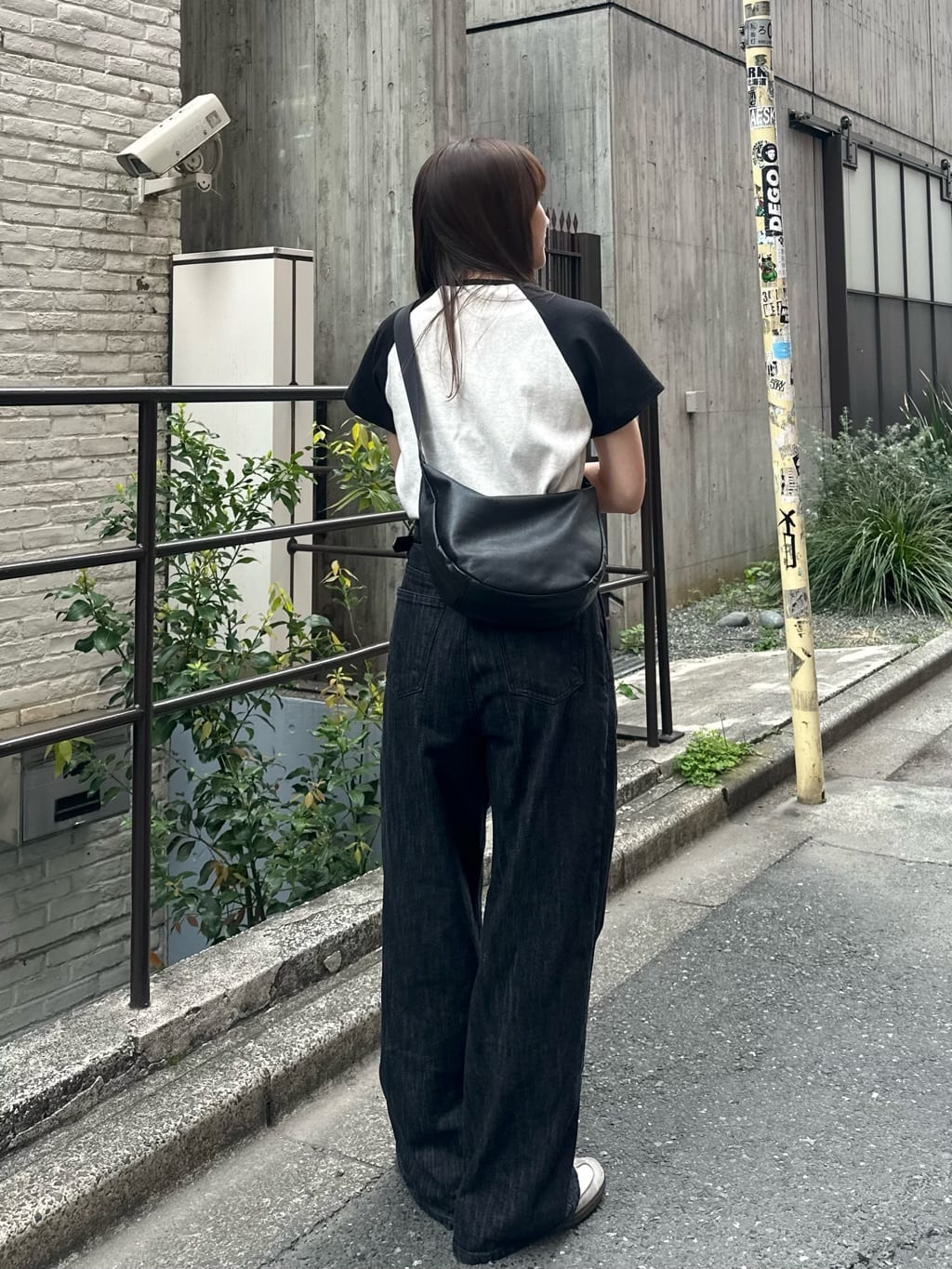身長：160cm
デイリー使いにも一つは持っておきたい
russetでもベストセラーのレザーバッグ！


コンパクト見えしながらも500ml
ペットボトルや折り畳み傘も入れられるサイズ感なので旅行から普段使いまで大活躍!
