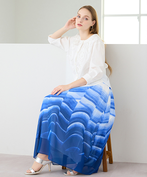 【M～4Lサイズ】　ラージサイズのお洒落服。Lサイズに特化したブランドがおつくりする上質素材を使用したエレガンススタイル。身体に合った服を着ることできちんと感もアップ。自信をもって出かけられる私サイズのお洒落を楽しんで。
