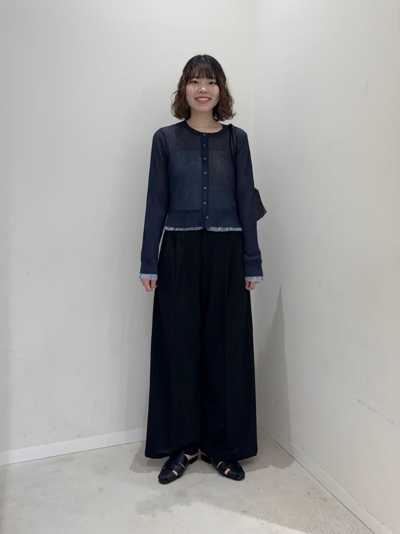 シアー素材ながらも、UVケアができる万能カーディガンです！
夏でも長袖を着たい方には特にオススメのアイテムです！！