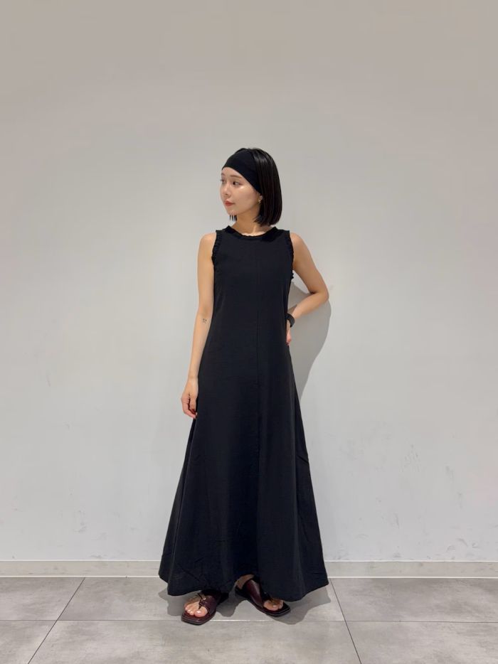 一枚で楽ちんワンピースです◎
Aラインデザインが美シルエットを演出してくれます
