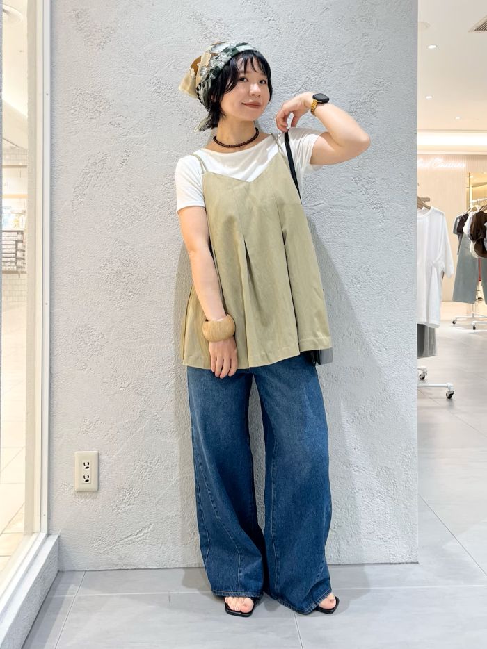 ○シャーリングスリットTEE
鎖骨が見えるネックデザインと、シアー感が大人っぽくしてくれます！
よく伸び着やすいです☆

○タックフレアビスチェ
すとんと落ちるビスチェは、甘さ控えめです！