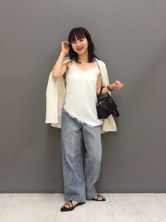 デニムは154cm XSサイズ着用
かなりハイウエストで
綺麗なストレートシルエットです◎
ジャストサイズをお選びいただくのが
おすすめです！