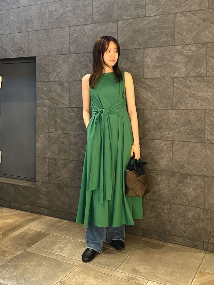 毎年ご好評のリボンドレス◎

新色のグリーンは着るだけで自然と気分を上げてくれるので、夏のリゾートコーデなどにもぴったりです！◎